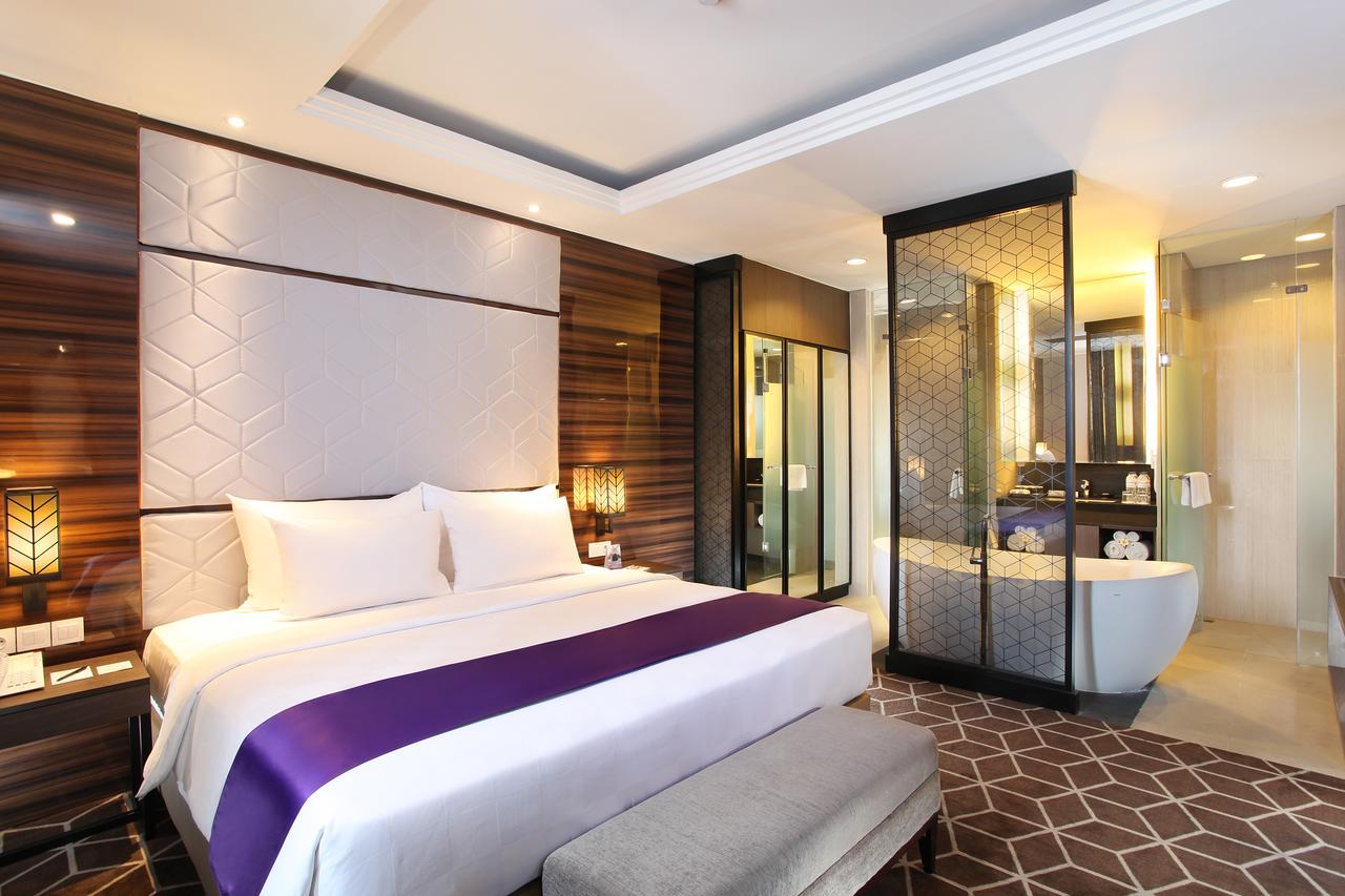 Swiss-Belinn Tunjungan Surabaya Exterior photo