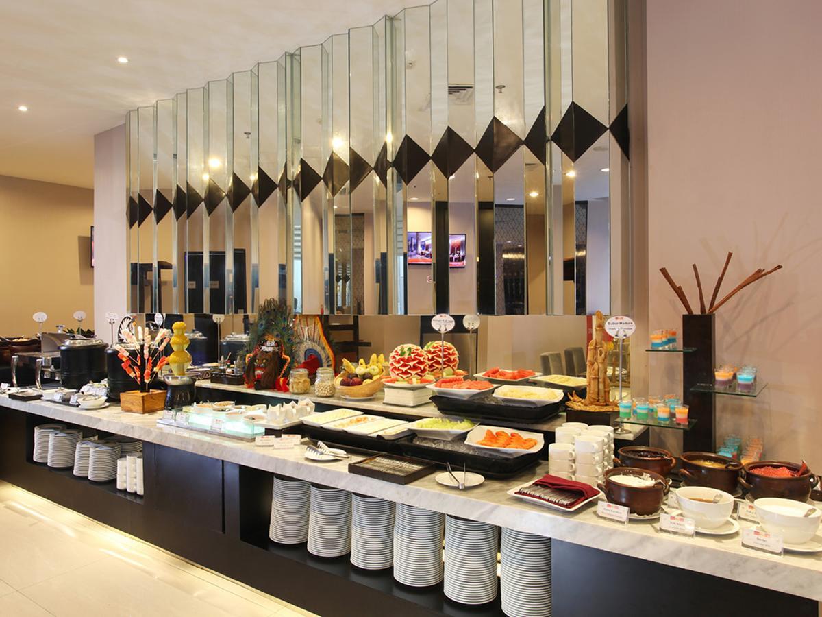 Swiss-Belinn Tunjungan Surabaya Exterior photo