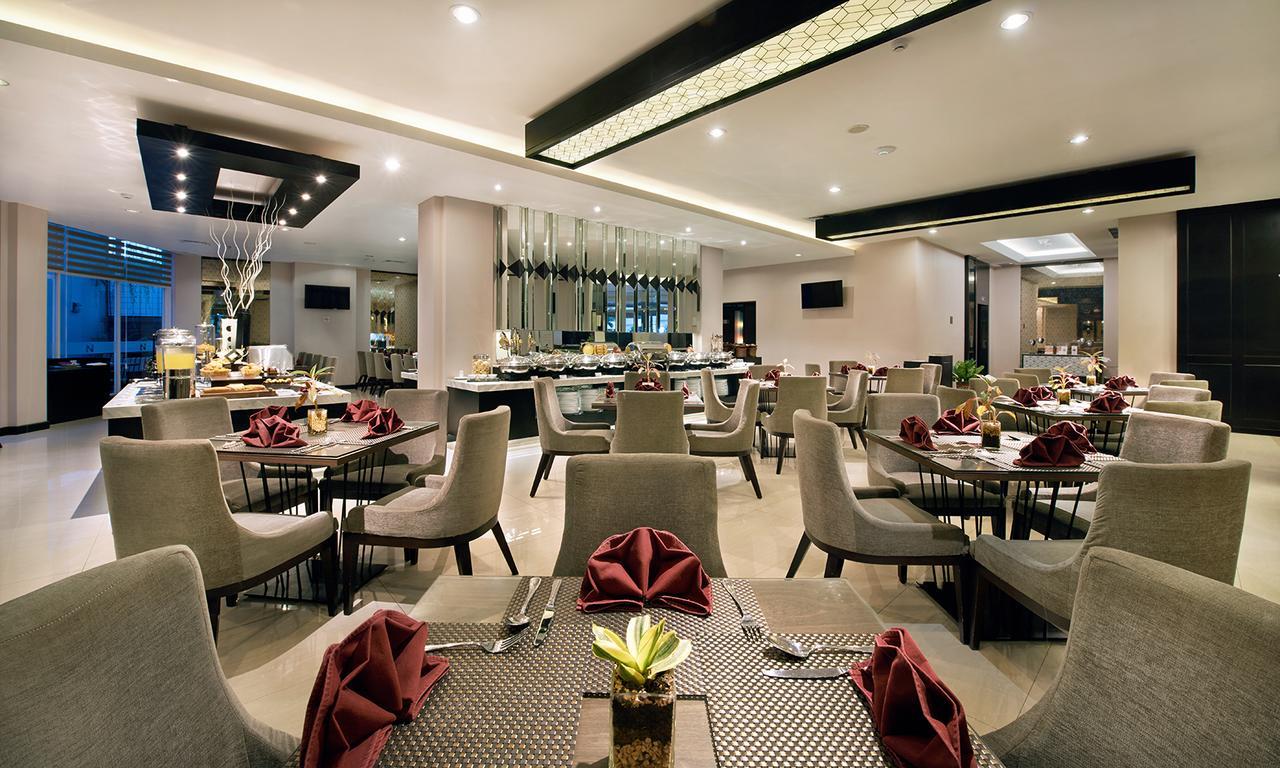 Swiss-Belinn Tunjungan Surabaya Exterior photo