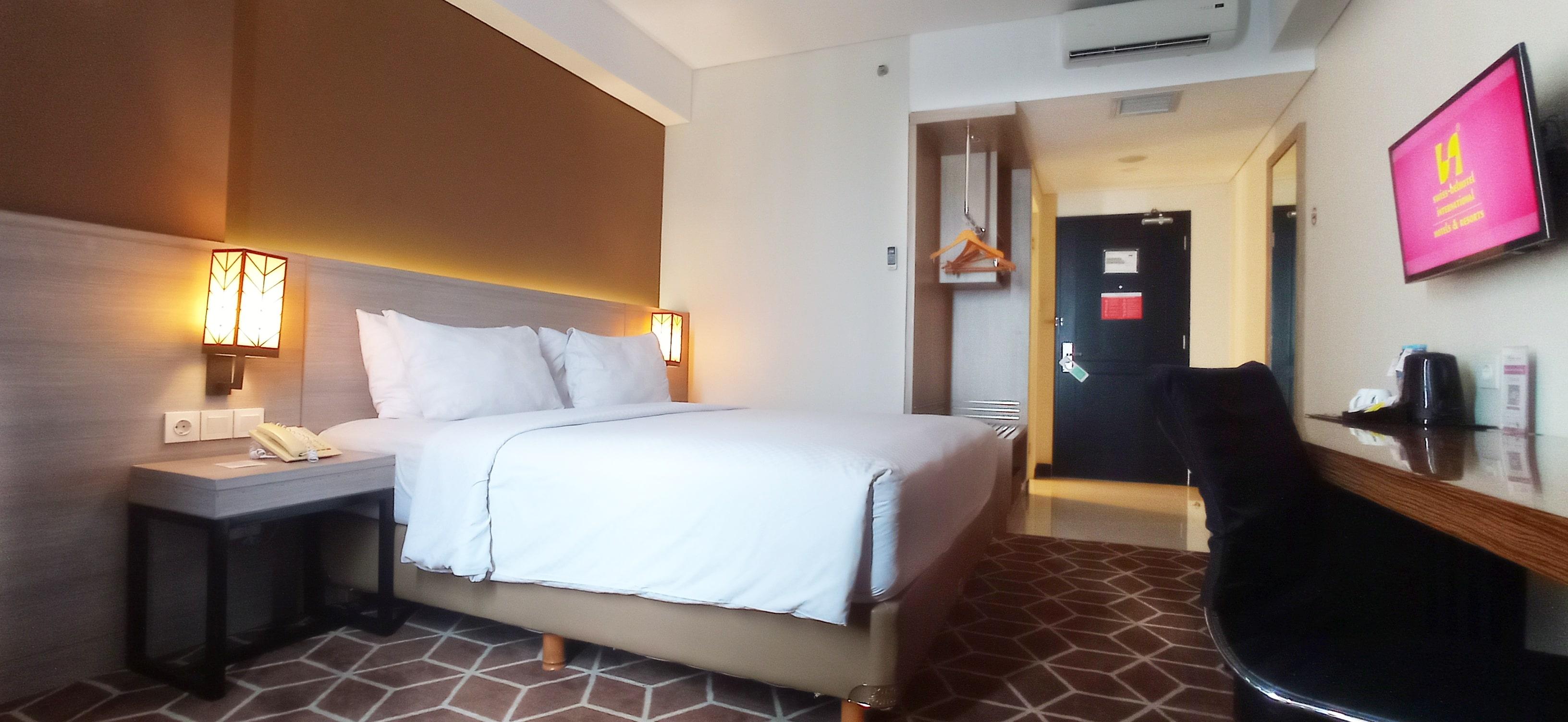 Swiss-Belinn Tunjungan Surabaya Exterior photo