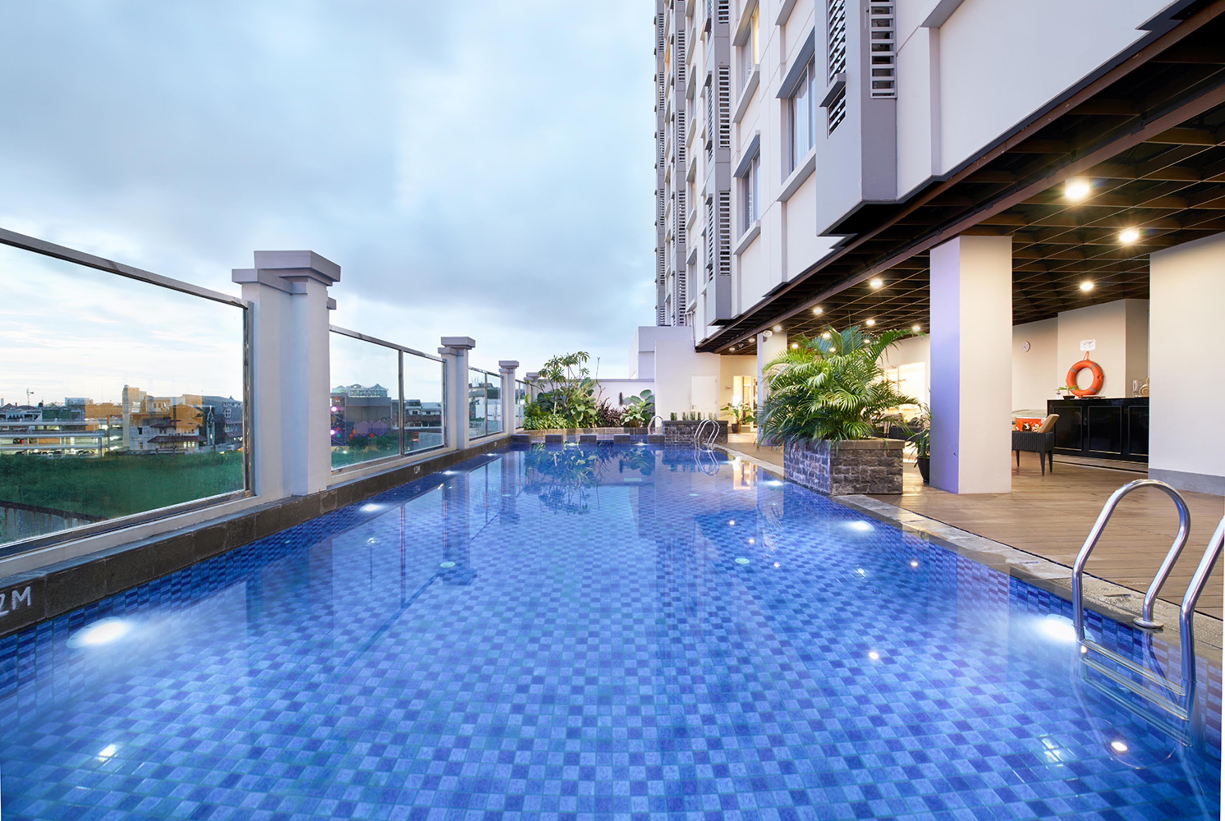 Swiss-Belinn Tunjungan Surabaya Exterior photo