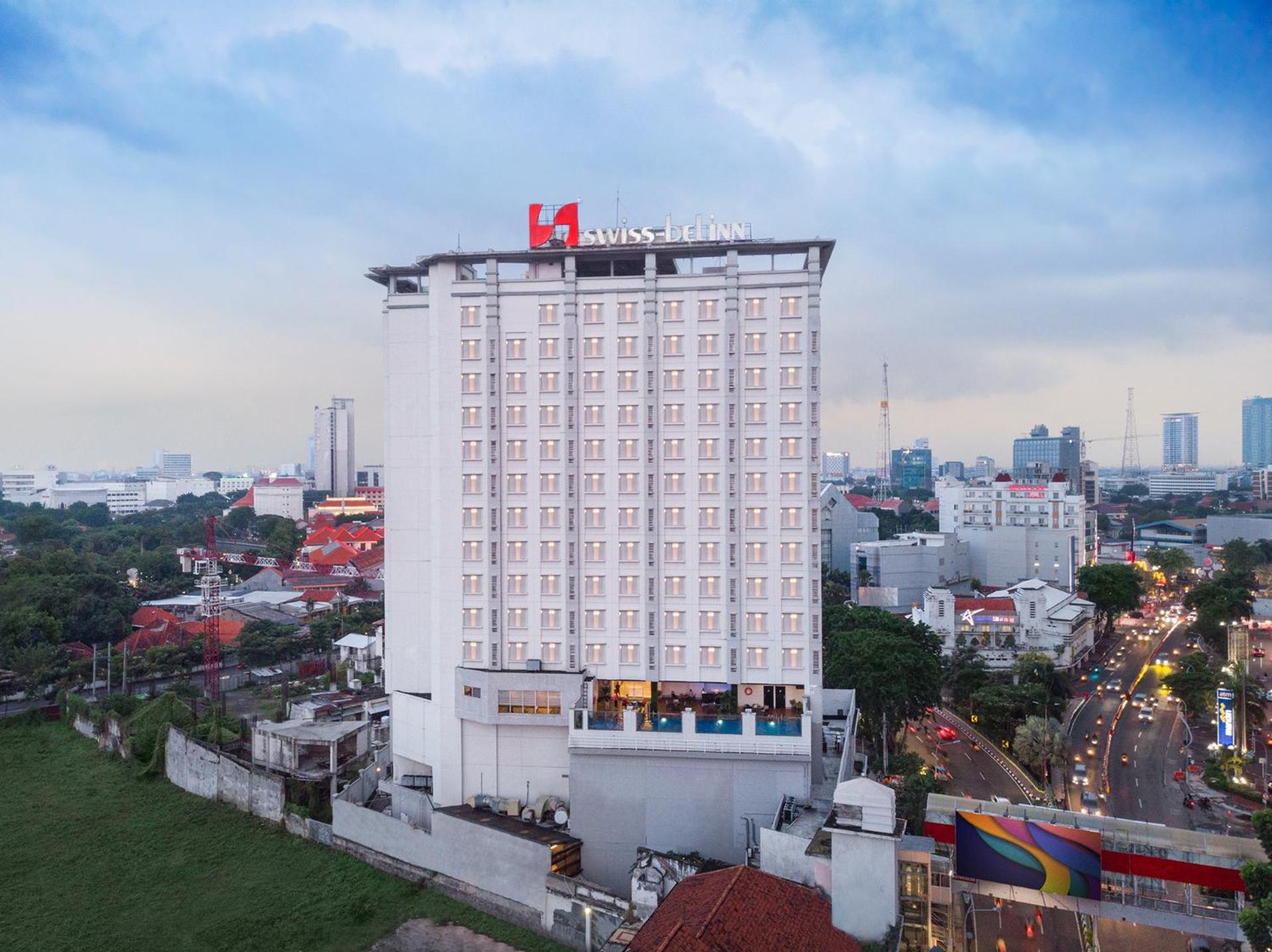Swiss-Belinn Tunjungan Surabaya Exterior photo