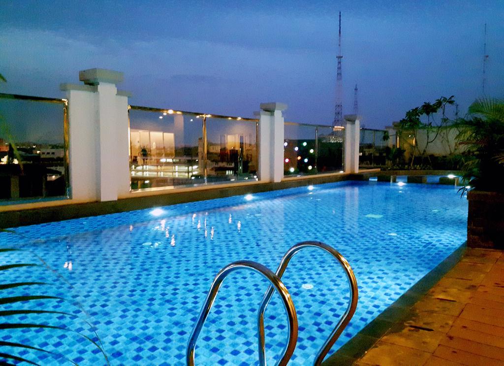 Swiss-Belinn Tunjungan Surabaya Exterior photo