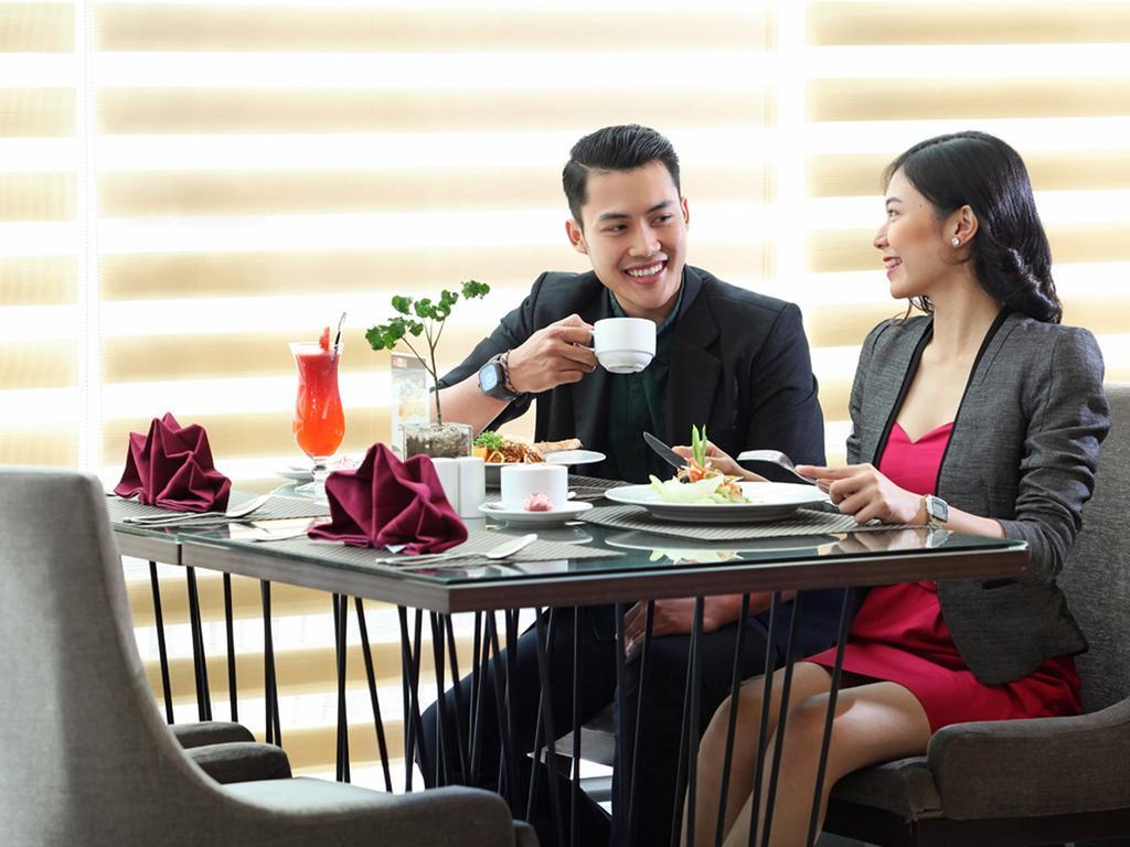 Swiss-Belinn Tunjungan Surabaya Exterior photo
