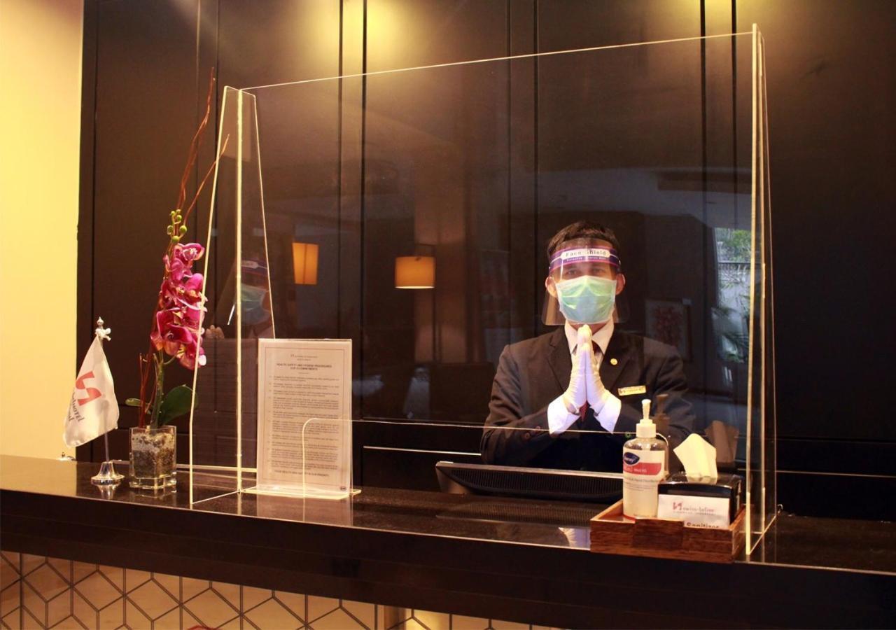 Swiss-Belinn Tunjungan Surabaya Exterior photo